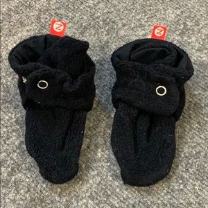 Unworn black fleece Zutano booties non-skid 12m